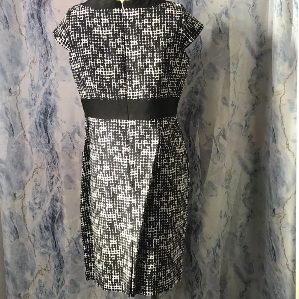 NWT Liz Claiborne sleeveless fitted dress V-neck Cotton Spandex - Picture 2 of 13